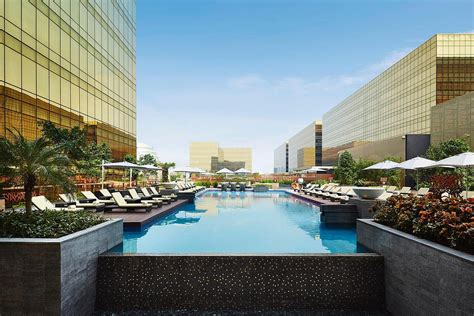 hyatt city of dreams pool